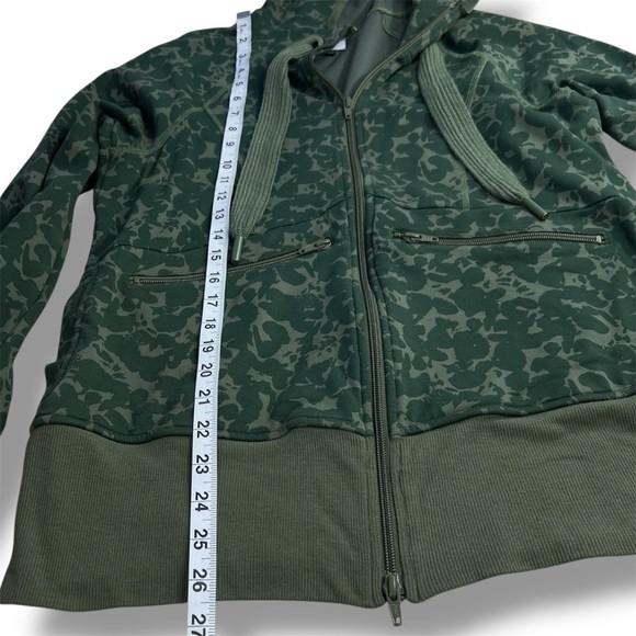 Cabi 6030 Camo Hoodie Marathon Jacket Women's M Green Floral Full Zip Athletic - Picture 10 of 11